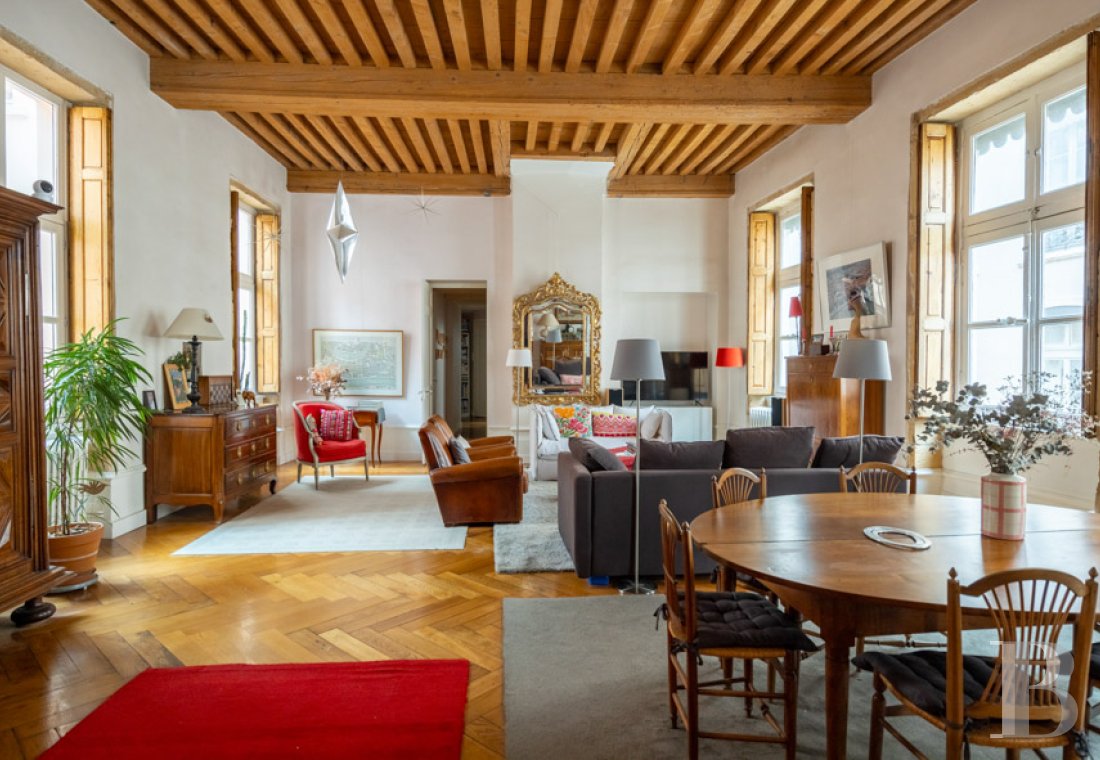 properties in town for sale - rhones-alps - A family apartment in an 18th-century edifice in Lyon’s historical  city centre, which is listed as a UNESCO World Heritage Site
