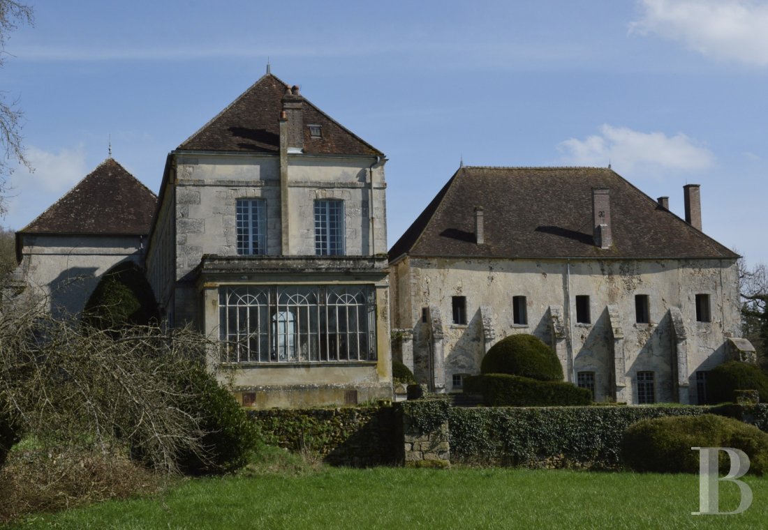 Historic buildings for sale - champagne-ardennes - En Champagne, à une demi-heure d'Epernay, une ancienne abbaye cistercienne classée en partie MH et ses gîtes sur 9ha