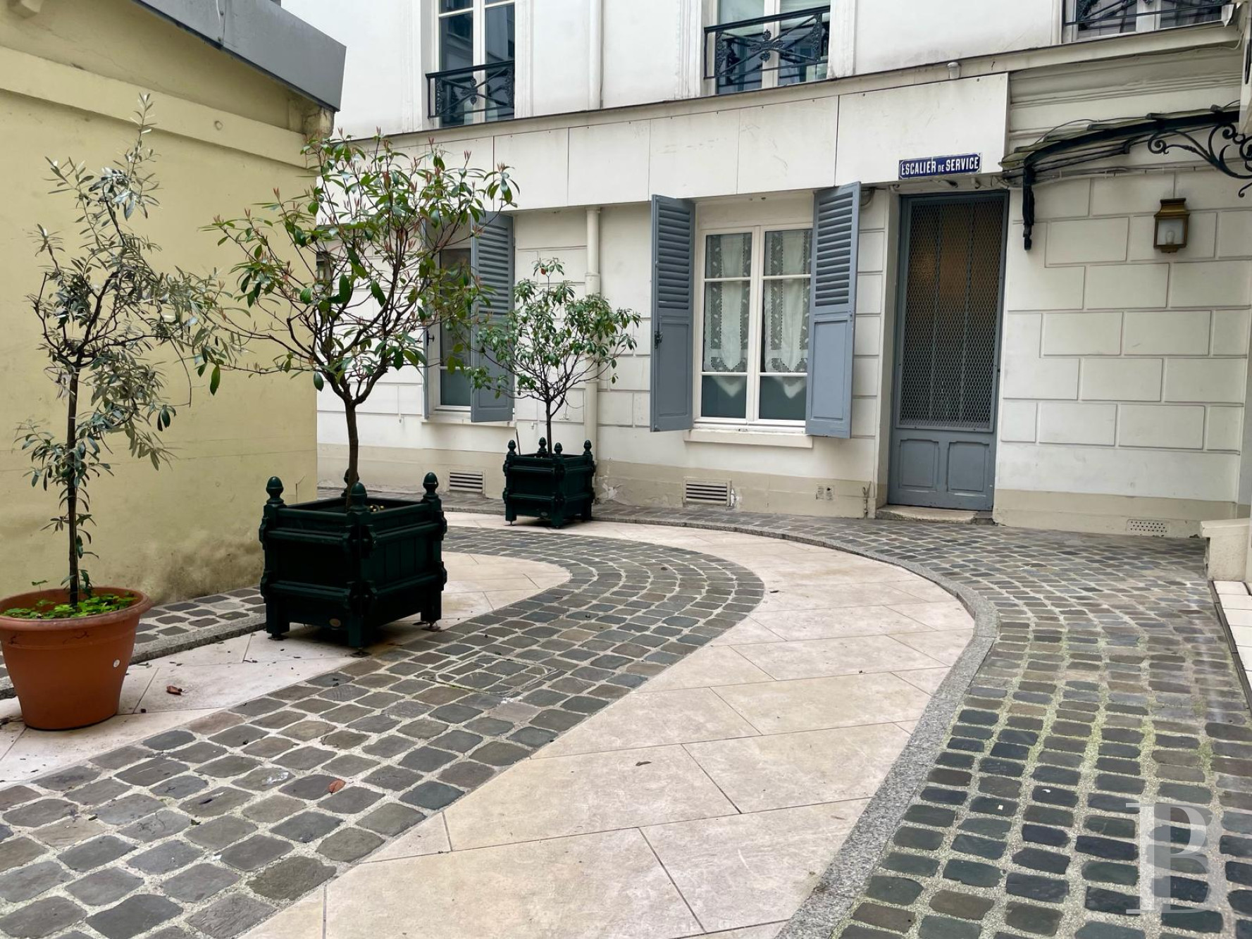 apartments for sale Paris 8th district in France