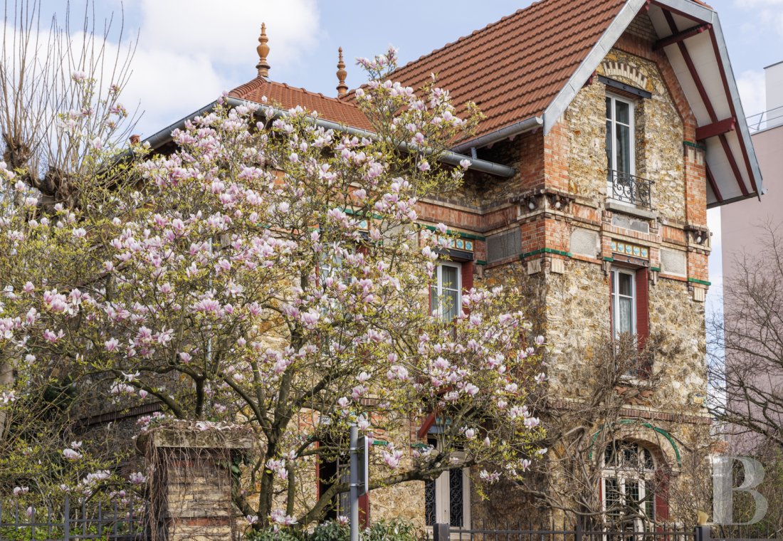 Character houses for sale - paris - A belle époque burrstone house with a garden and annexe in Châtillon town centre, just south of Paris