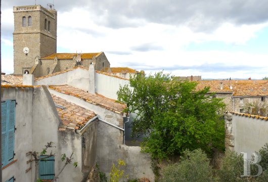 character properties France languedoc roussillon   - 14