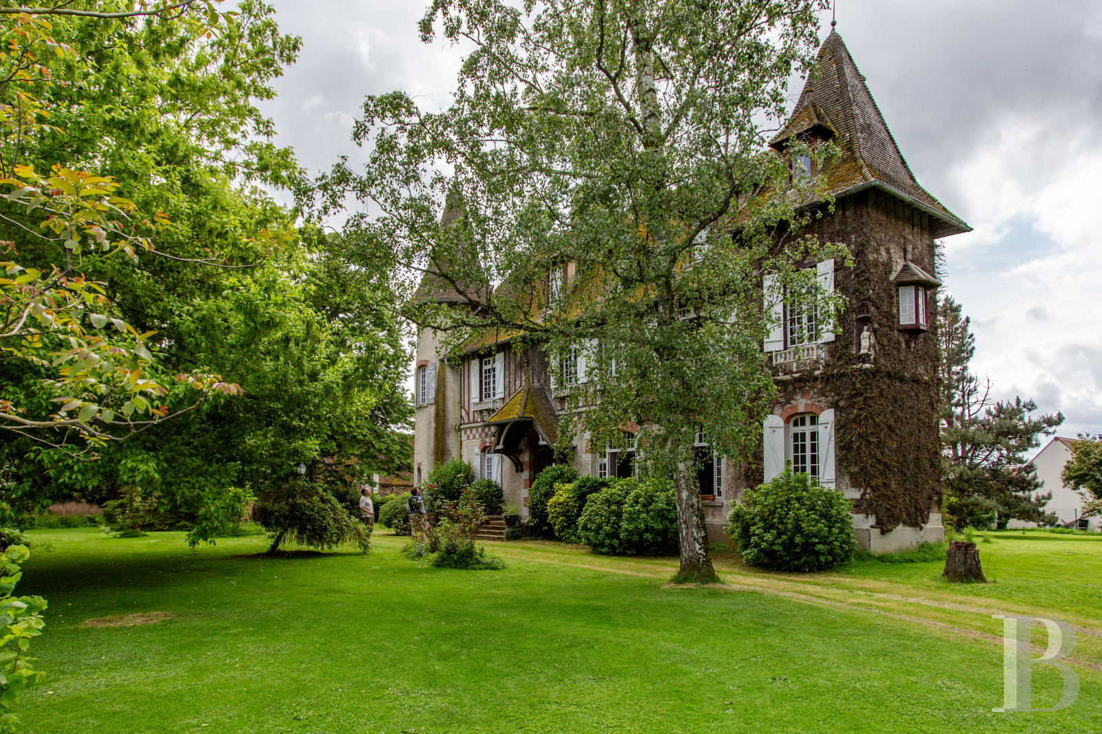 Manors for sale in France 70 kilometres southeast of Paris, in the