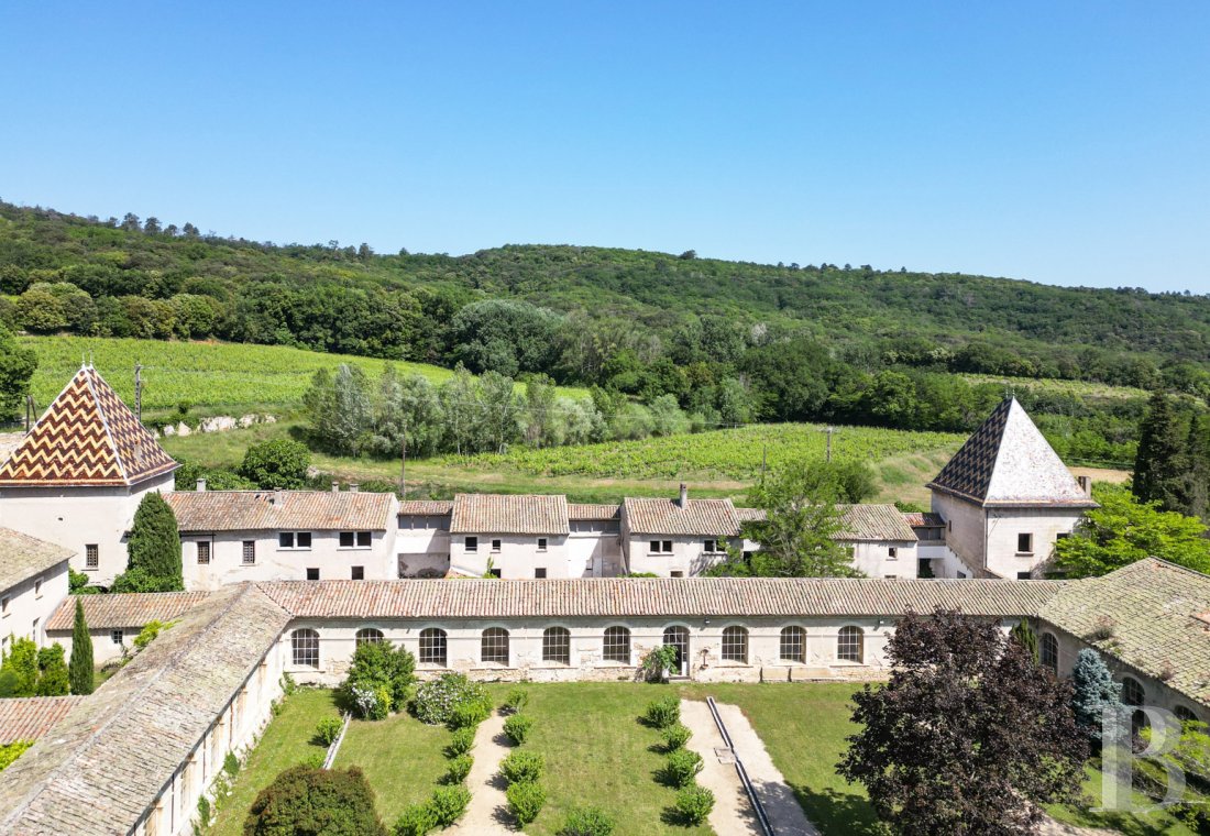 castles for sale France languedoc roussillon   - 2
