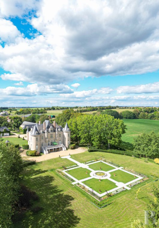 CHATEAU DE MONTESSON: Châteaux France, Pays de la Loire