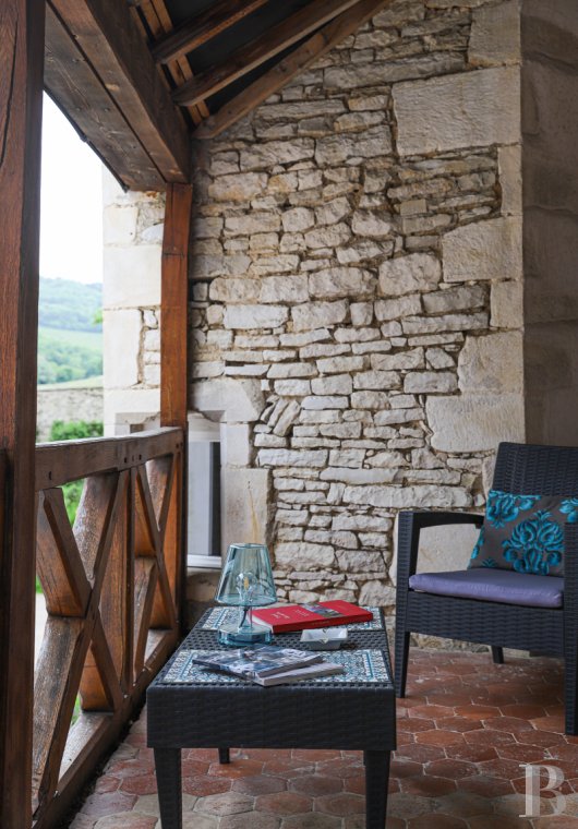 A wine estate and 16th century chateau  in the heart of Burgundy and the Auxey-Duresses vineyards - photo  n°12