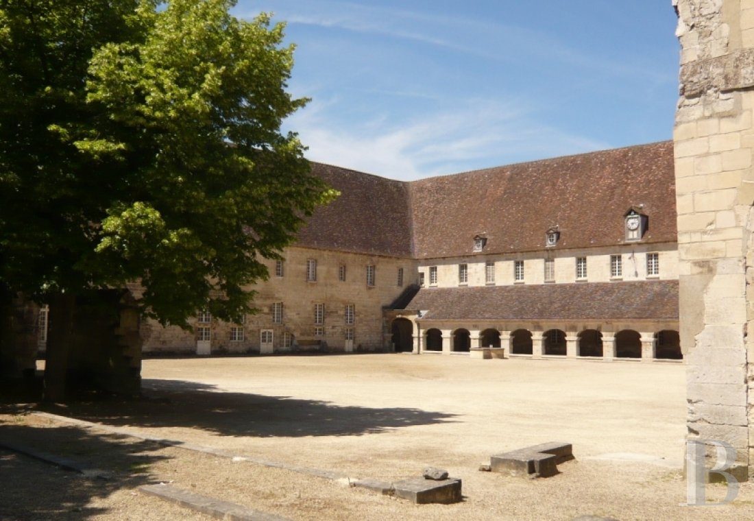 A royal Abbey classified as a historic monument in the Oise Regional Nature Park on the outskirts of Pontpoint and Pont-Ste-Maxence - photo  n°4
