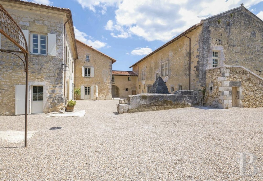 A former fortified estate in the heart of the Périgord vert, not far from Brantôme - photo  n°1