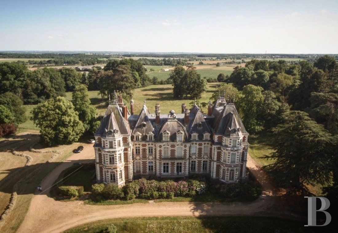 A family chateau surrounded by land between Angers and Cholet - photo  n°27