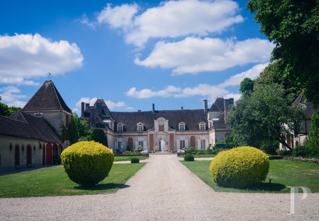 A 17th century chateau open to all arts and cultures in Yonne, Burgundy - photo  n°13