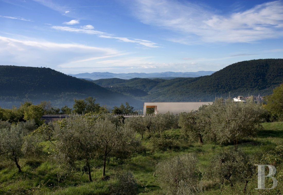 A contemporary villa surrounded by nature in Bargemon, the Var - photo  n°1