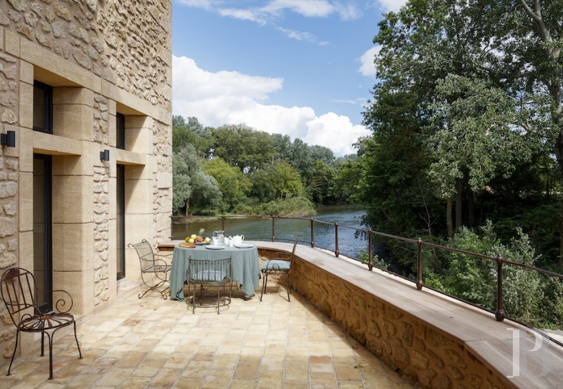 A former fortified mill transformed into a family home  on the banks of the Hérault, between Montpellier and Béziers - photo  n°23