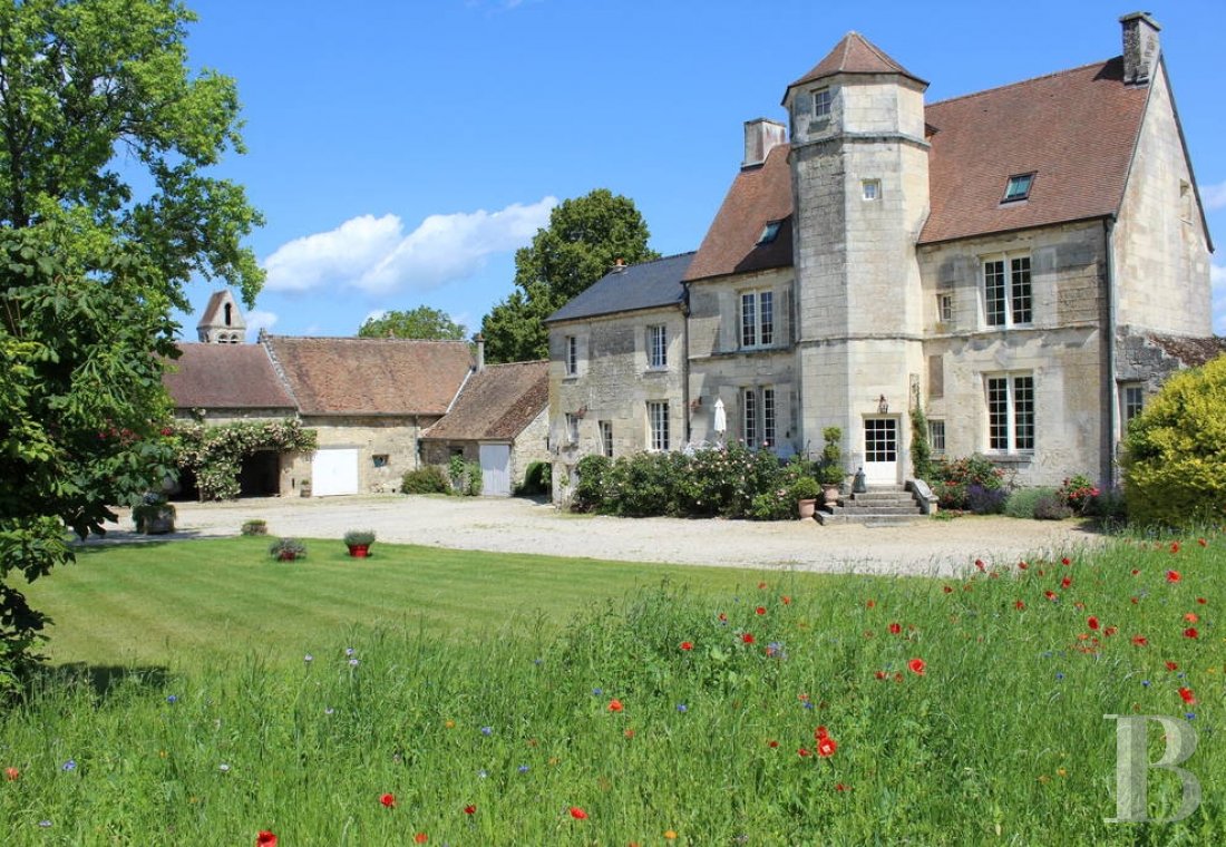A Renaissance manor entirely devoted to holidays in a village in Aisne, to the north-west of Villers-Cotterêts - photo  n°1
