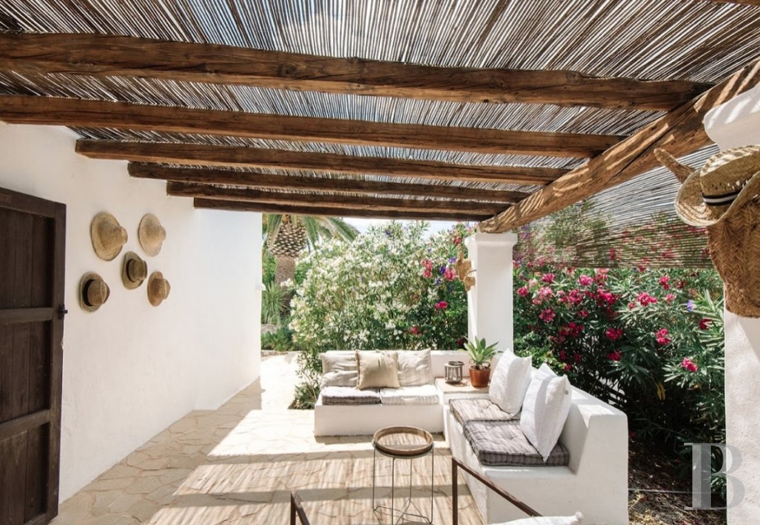 An 18th century «finca» converted into a chic and intimate guesthouse on the island of Ibiza - photo  n°4