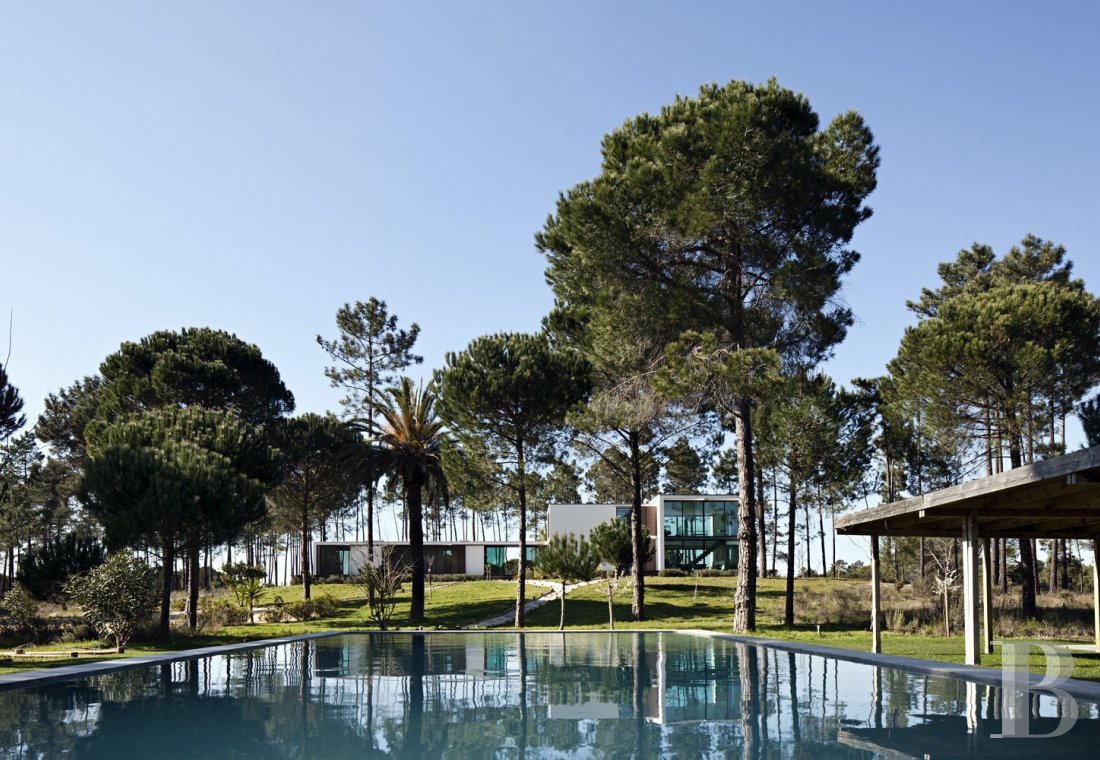 An architect's house surrounded by nature in Comporta, Alentejo - photo  n°1