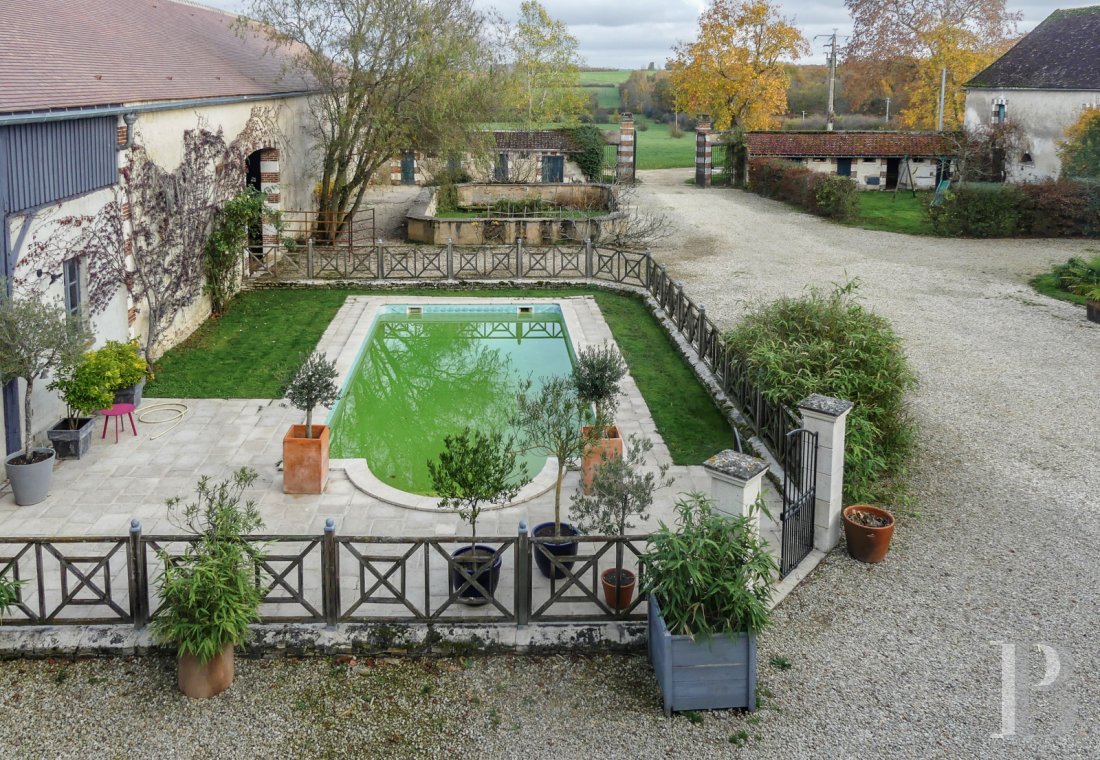 France mansions for sale burgundy   - 11