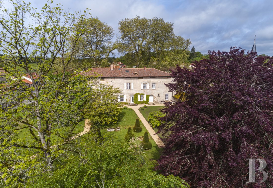A large 18th century house reinvented by a Michelin-starred chef in Haute-Vienne, to the north-west of Limoges - photo  n°1