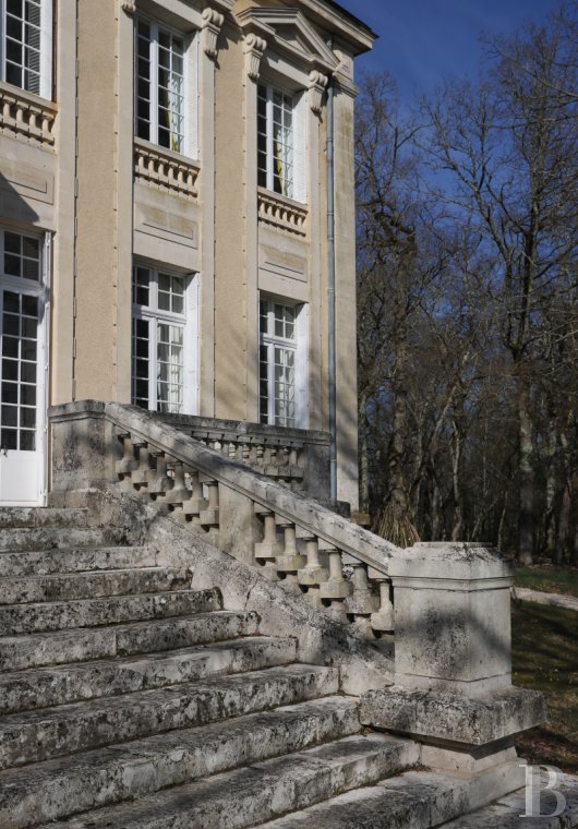 A neoclassical, unconventional chateau in the Quercy Blanc, to the south of the Lot  - photo  n°2