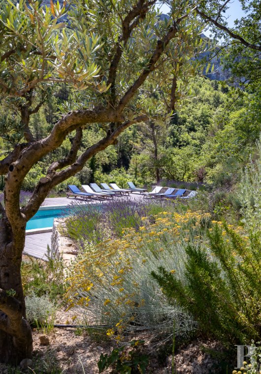 A renovated hamlet with an abundance of nature and a view of Mont Ventoux, to the south of Vaison-la-Romaine - photo  n°34