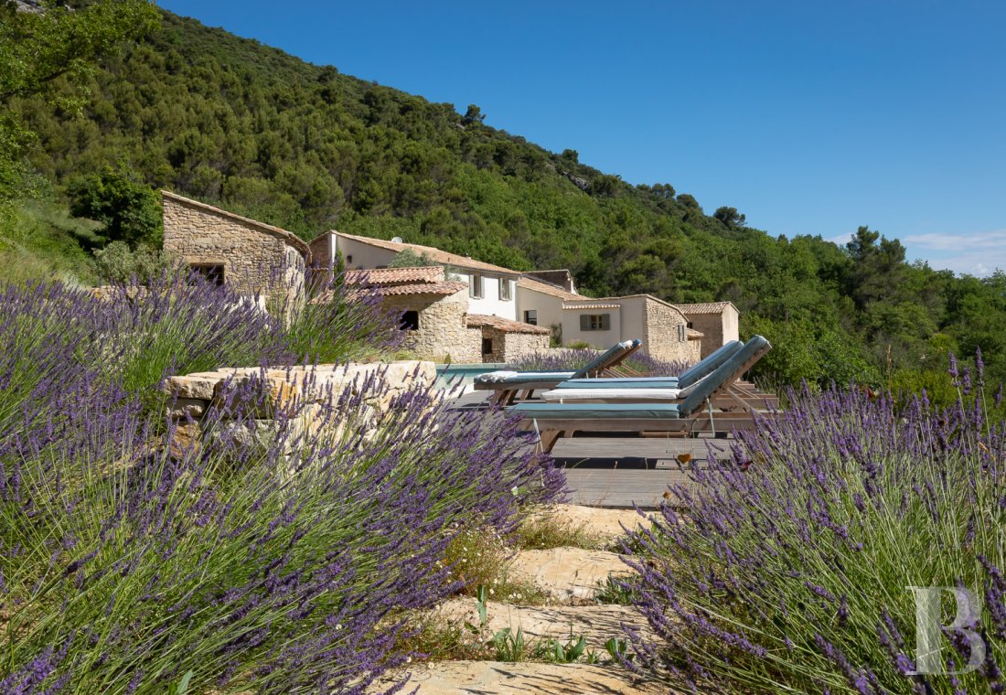 A renovated hamlet with an abundance of nature and a view of Mont Ventoux, to the south of Vaison-la-Romaine - photo  n°4