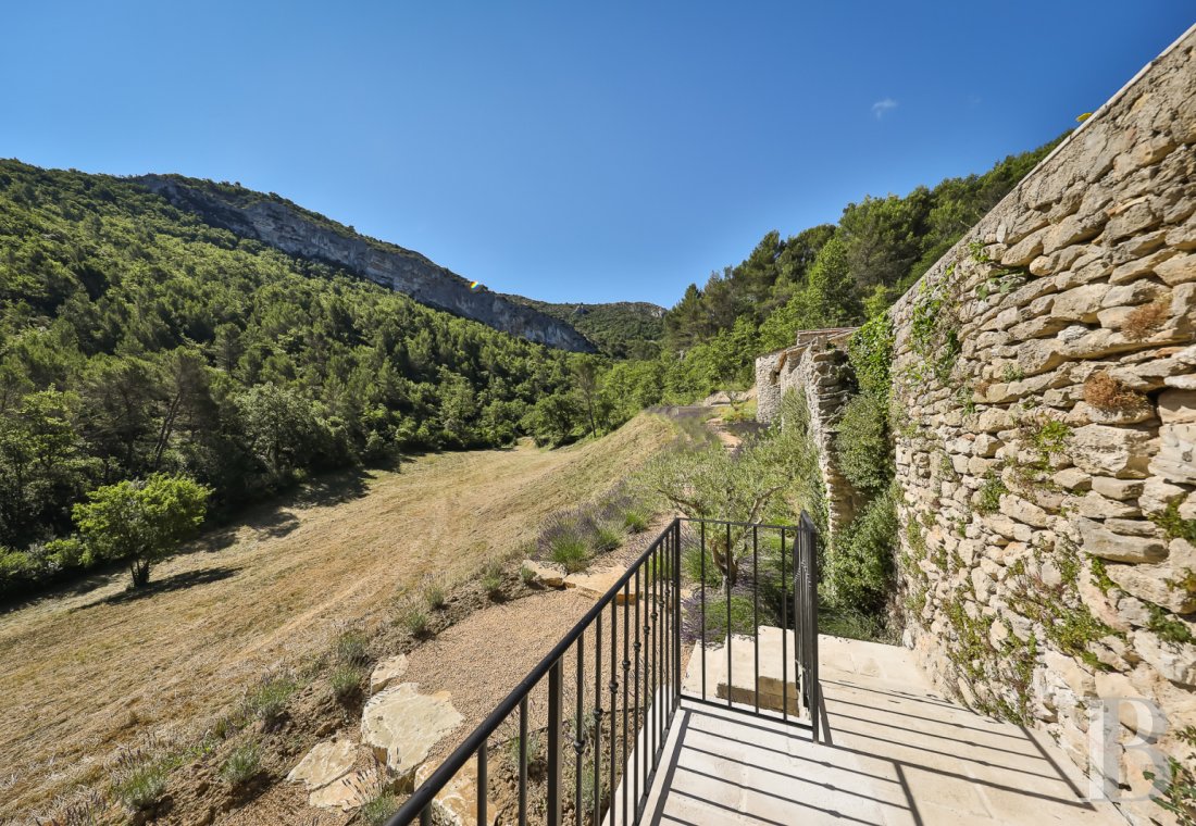 A renovated hamlet with an abundance of nature and a view of Mont Ventoux, to the south of Vaison-la-Romaine - photo  n°37