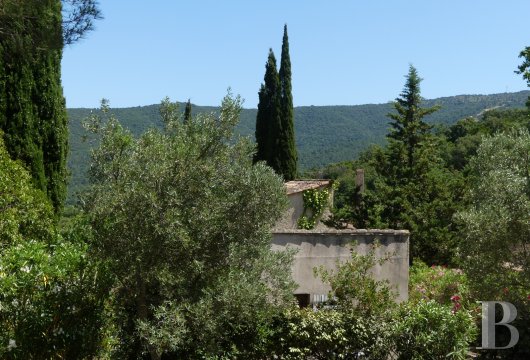 character properties France provence cote dazur character houses - 17