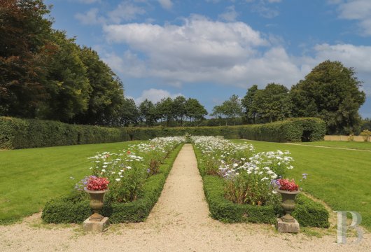 A stately chateau with a Romantic-inspired park in Lannion, in the Côtes d'Armor - photo  n°3