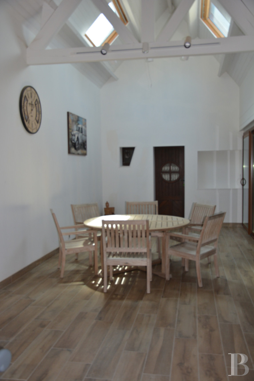 Farms for sale on the Neubourg plateau in Normandy