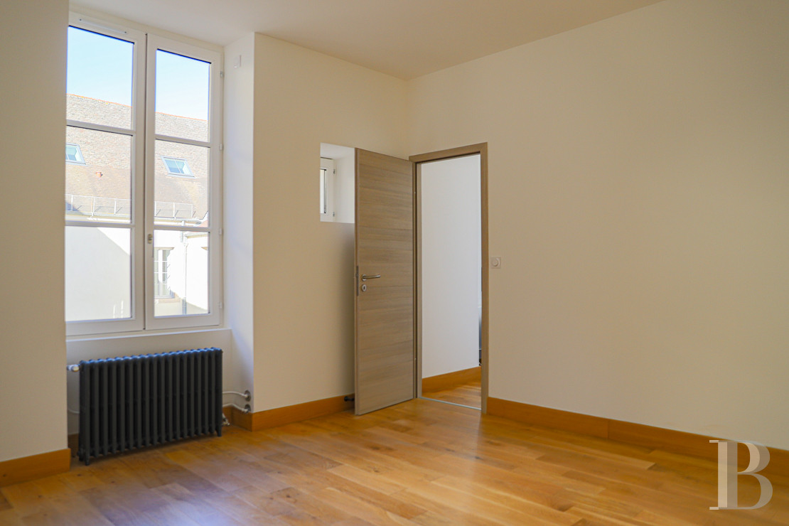 Mansion houses for sale in France in the historic centre of Burgundy’s