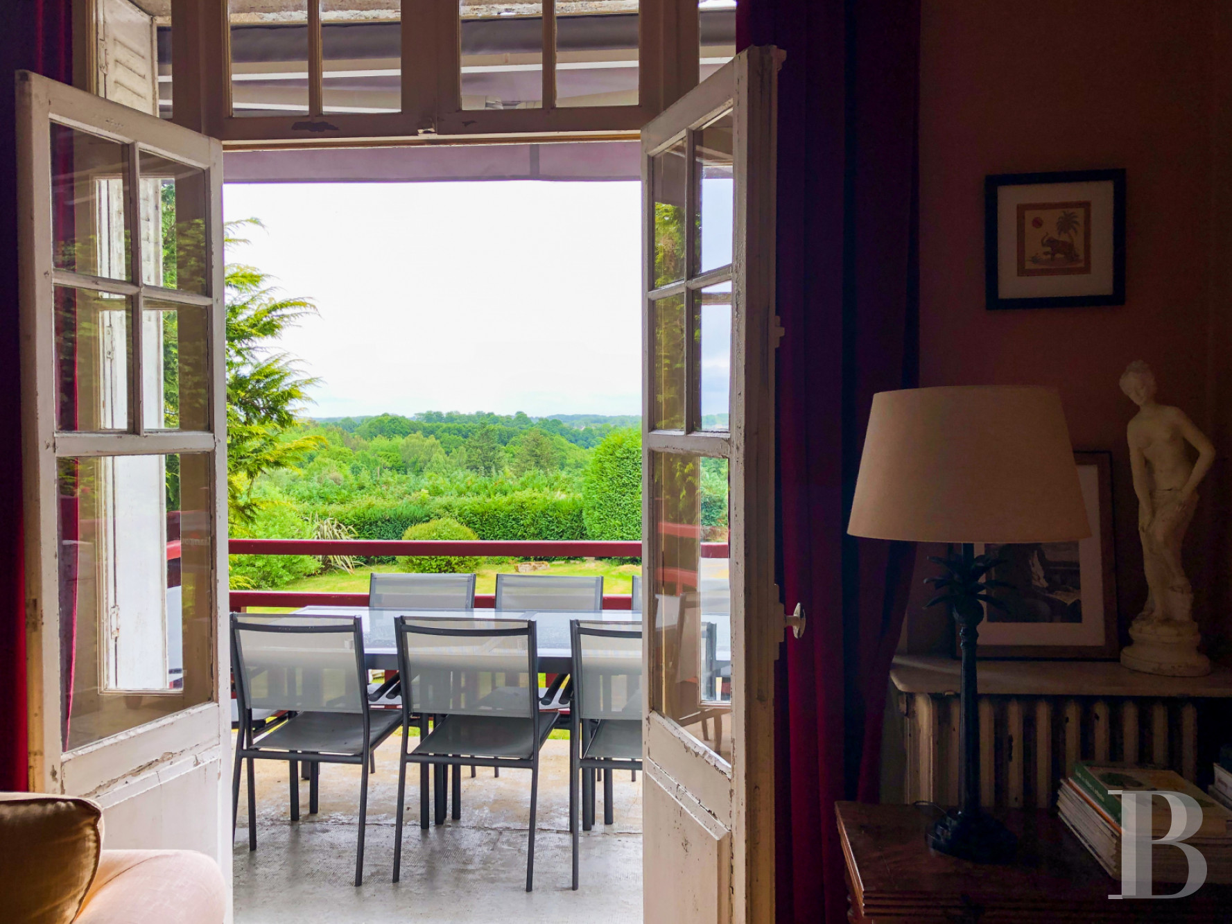 Character houses for sale in France near to Dinard and the banks of the