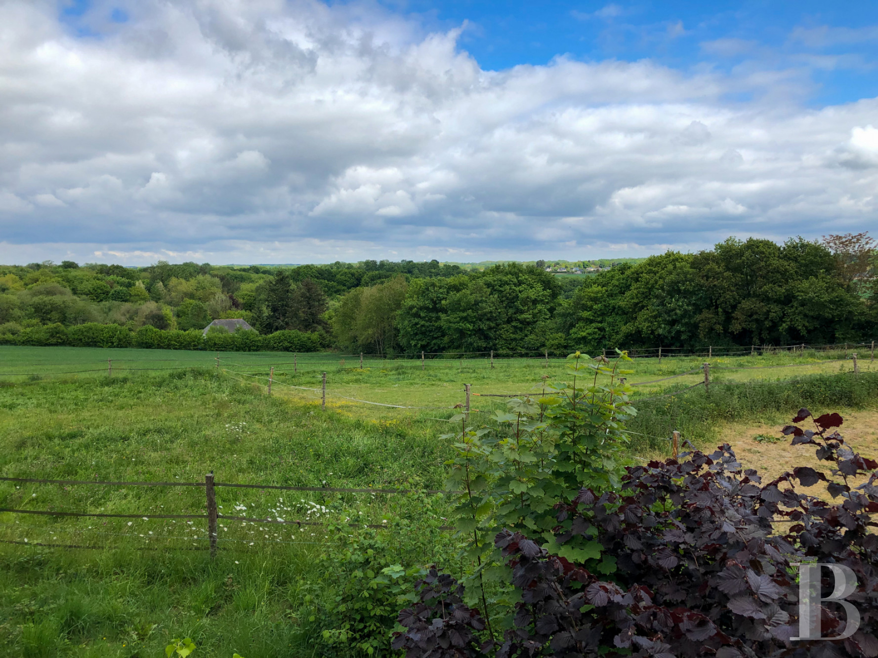 Character houses for sale in France near to Dinard and the banks of the