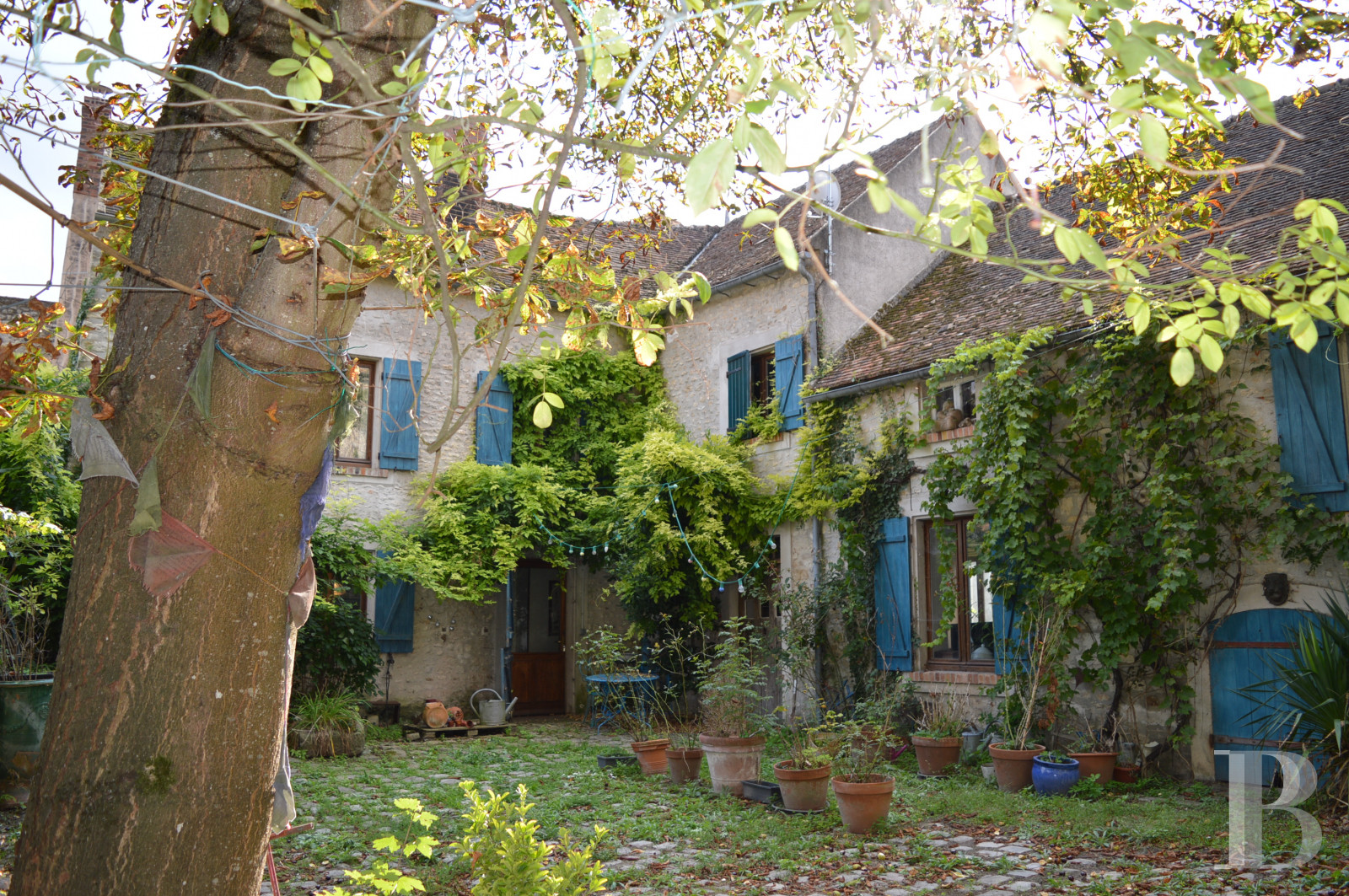 Village houses for sale in France Southwest of Paris, in the