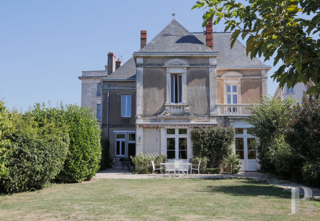 Mansion houses for sale in France in the town centre of Burgundy’s Autun