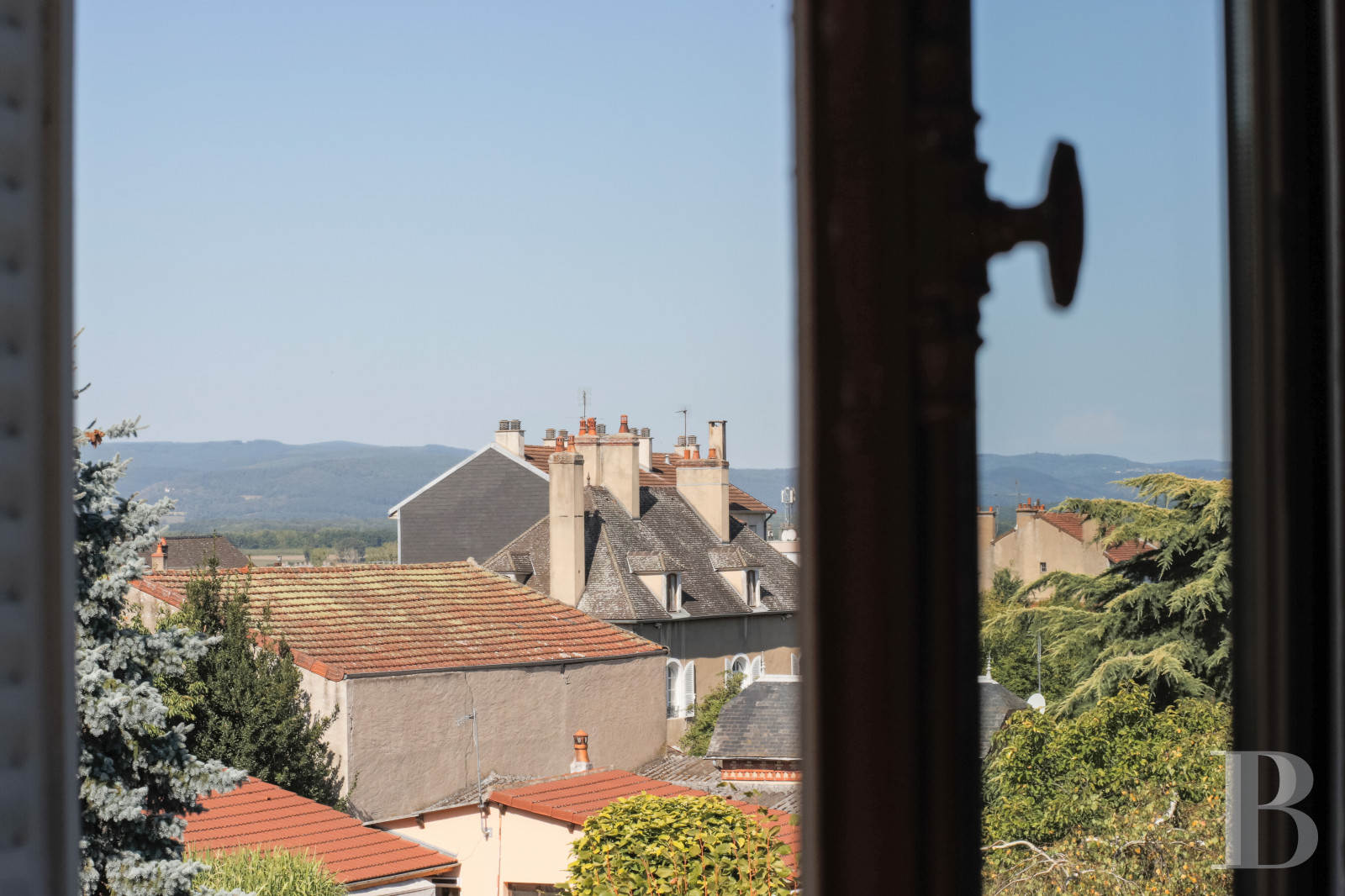 Mansion houses for sale in France in the town centre of Burgundy’s Autun