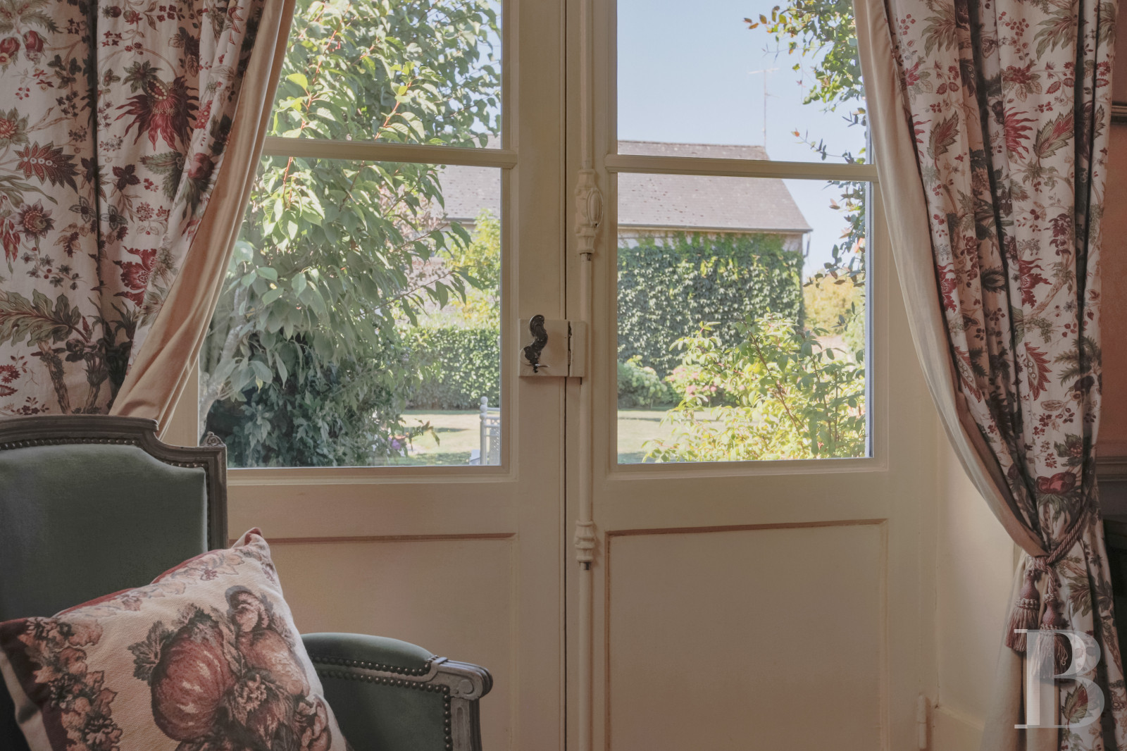 Mansion houses for sale in France in the town centre of Burgundy’s Autun