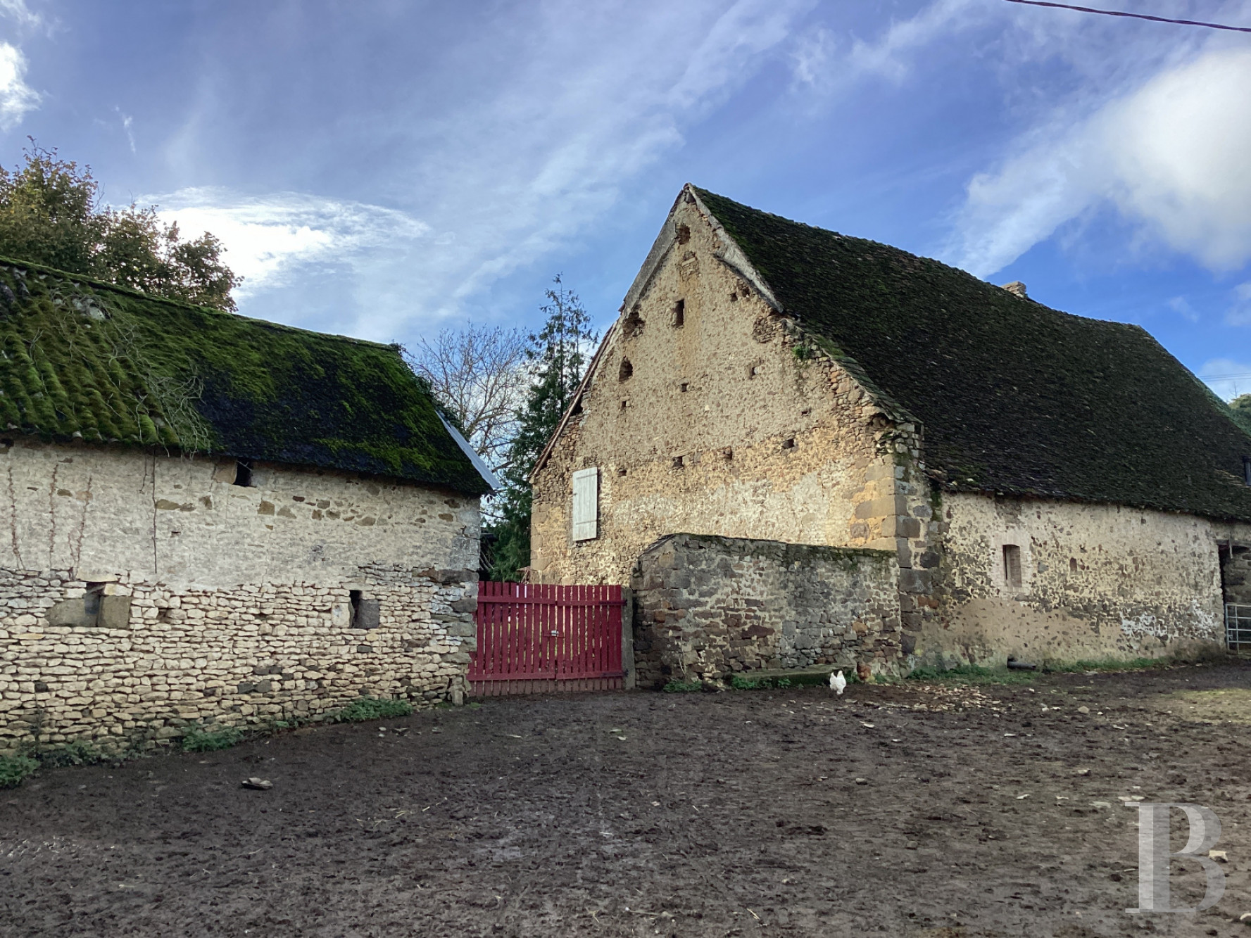 Residences for sale in France South of the NormandyMaine Regional Park