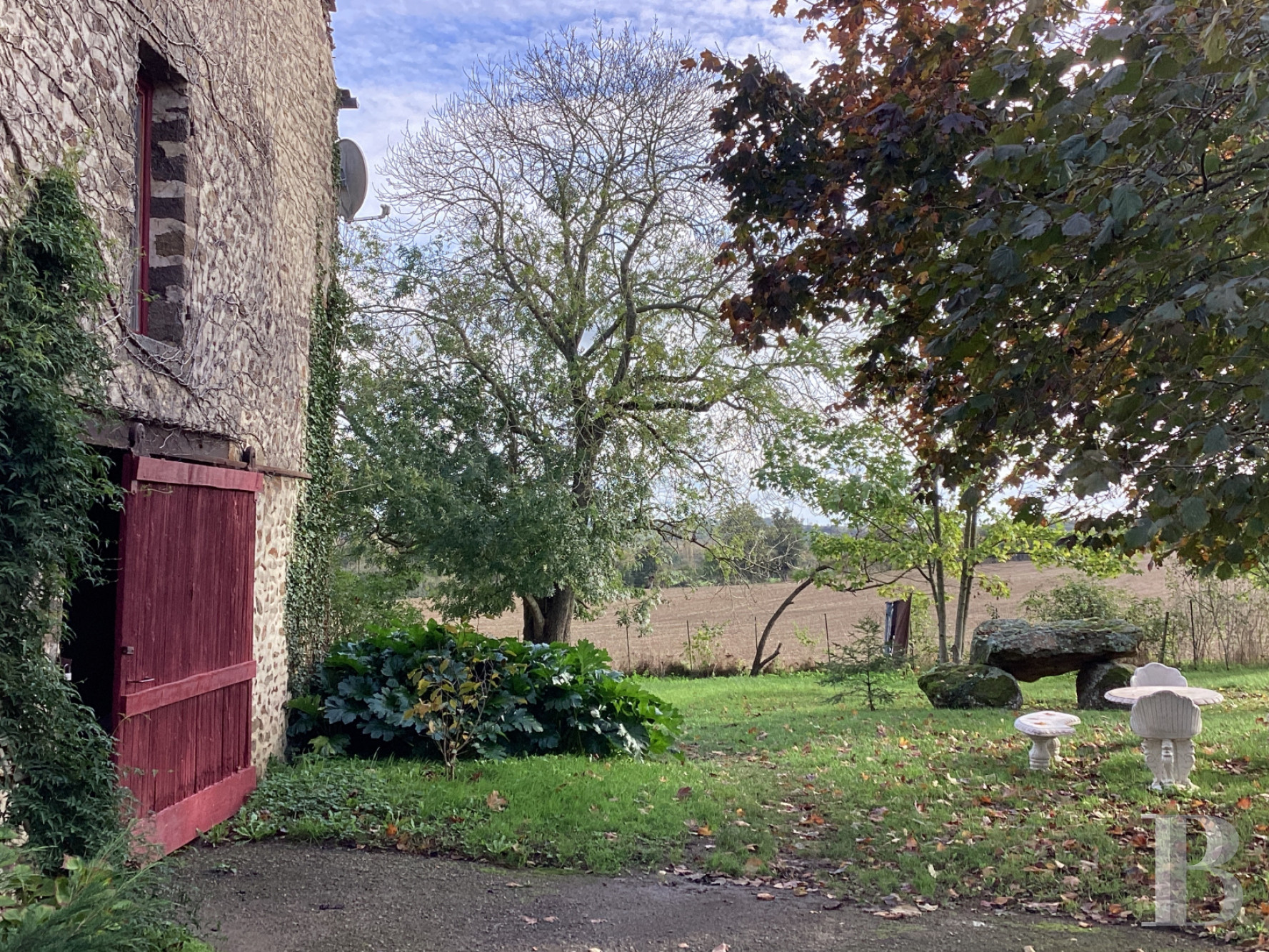 Residences for sale in France South of the NormandyMaine Regional Park