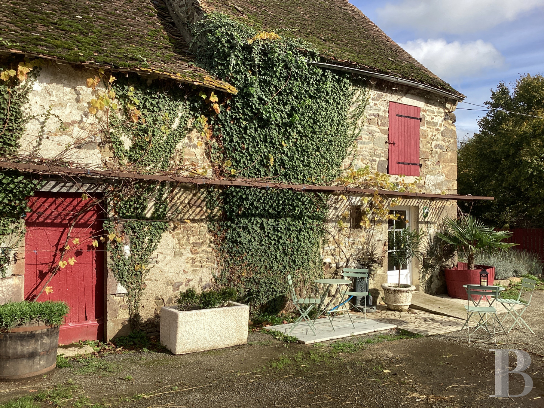 Residences for sale in France South of the NormandyMaine Regional Park