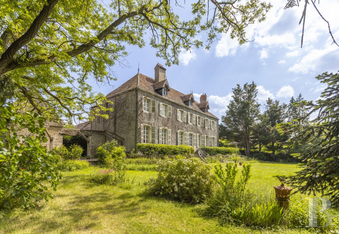 Residences for sale in France thirty minutes from Beaune