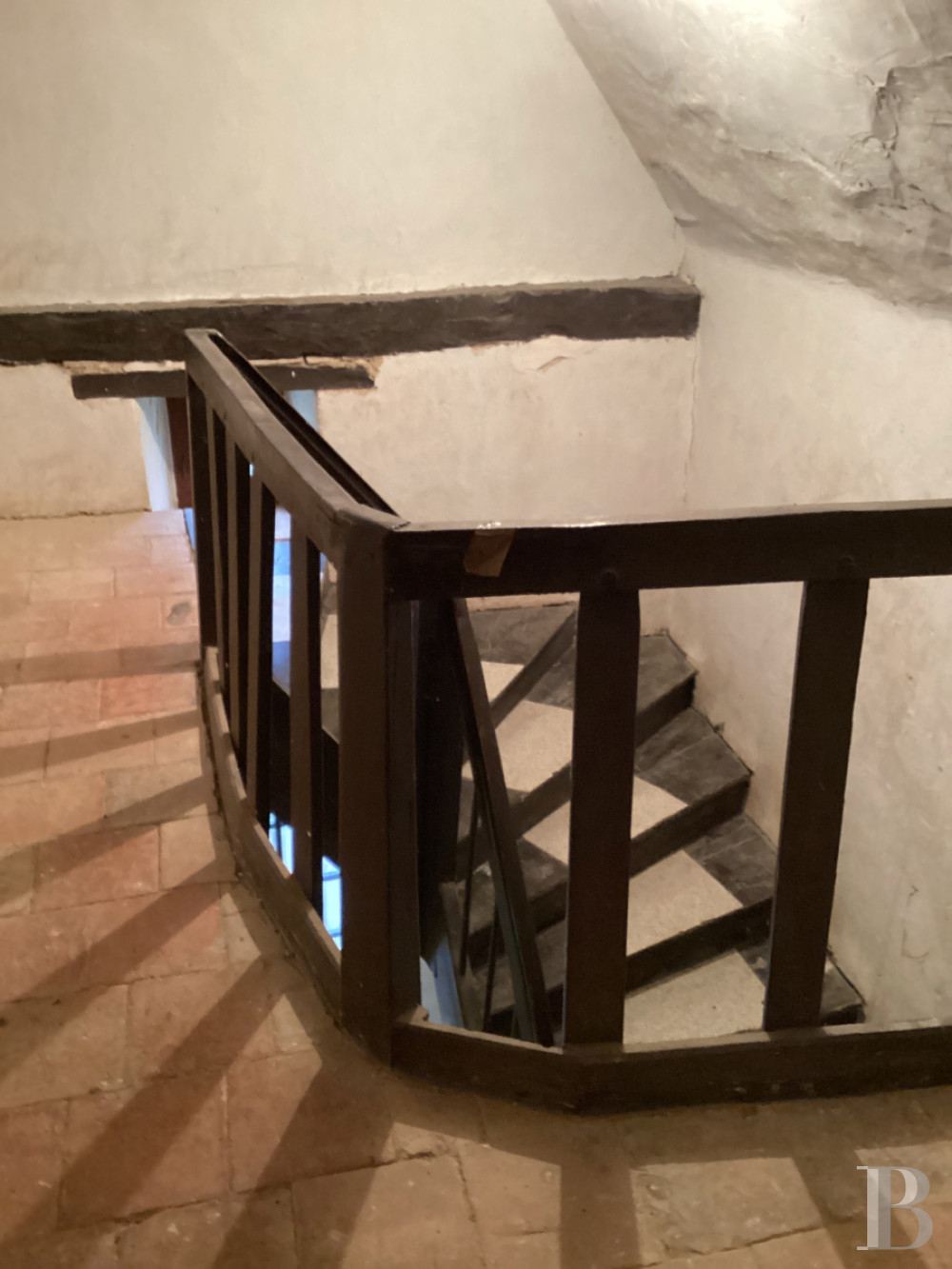 Character houses for sale near le Mans in France