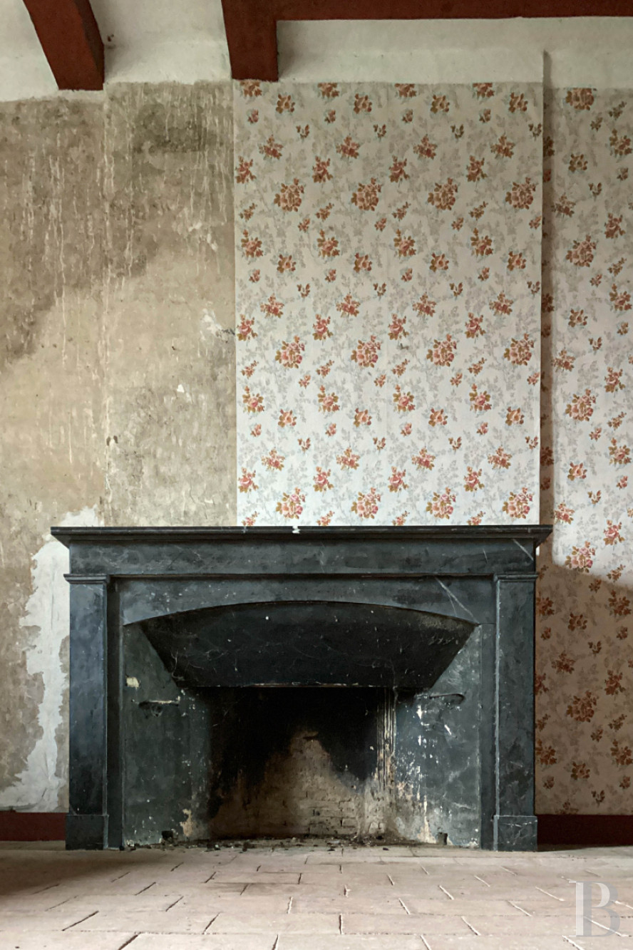 Character houses for sale near le Mans in France