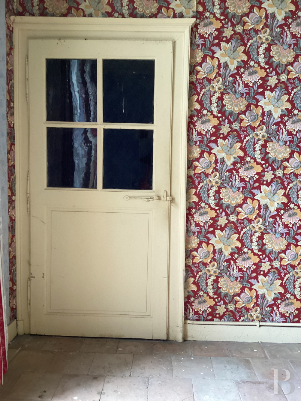 Character houses for sale near le Mans in France