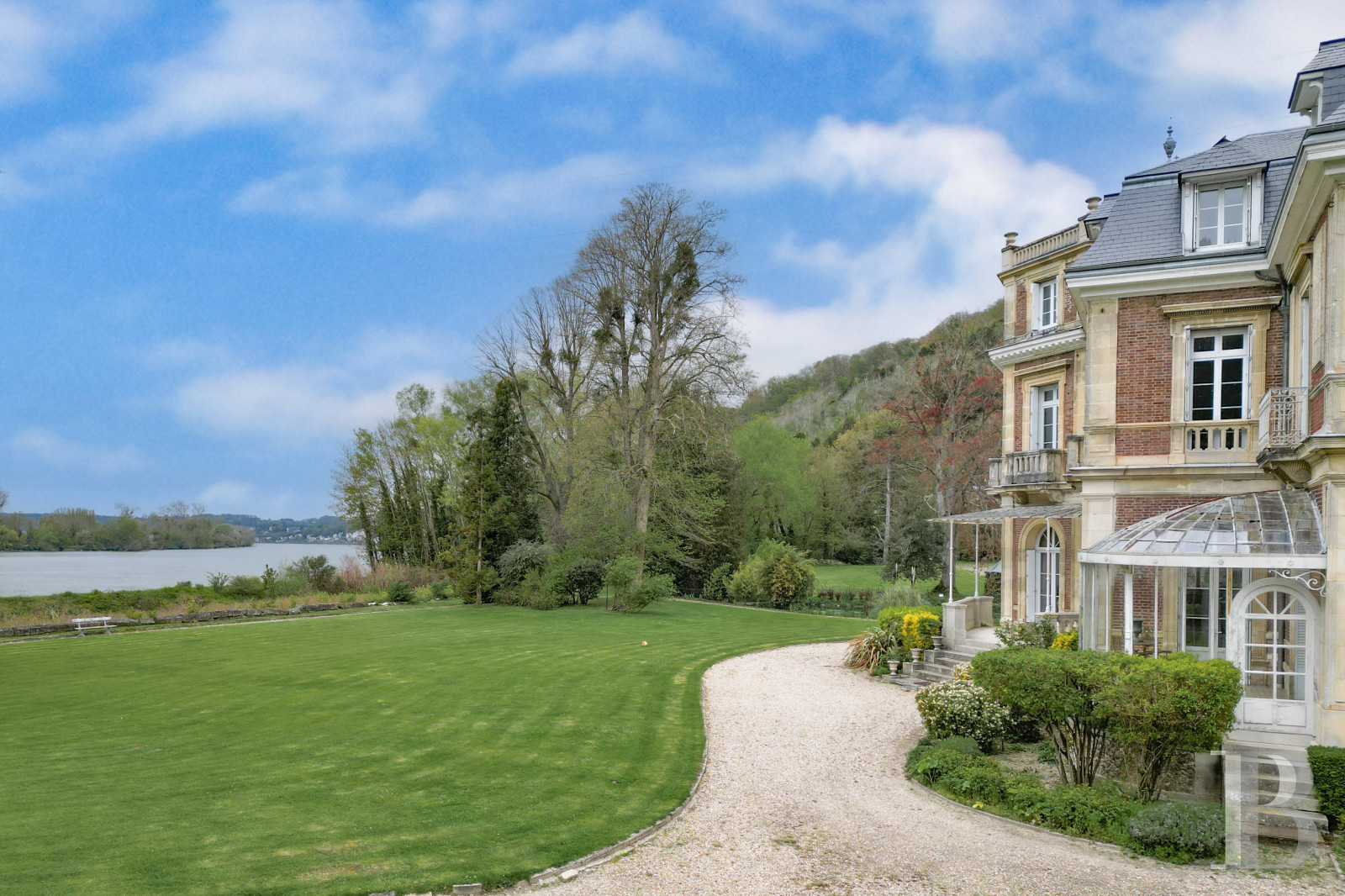 Castles / chateaux for sale in France between Le Havre and Rouen