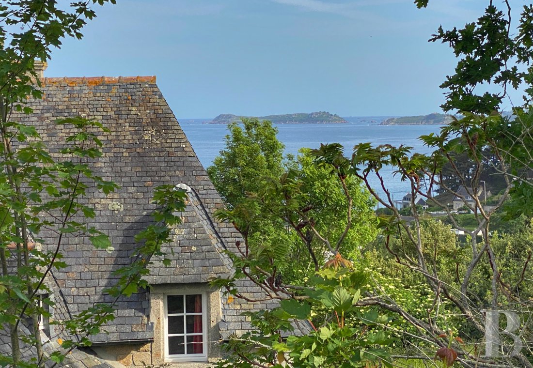 Character houses for sale in France on the Pink Granite Coast in Brittany