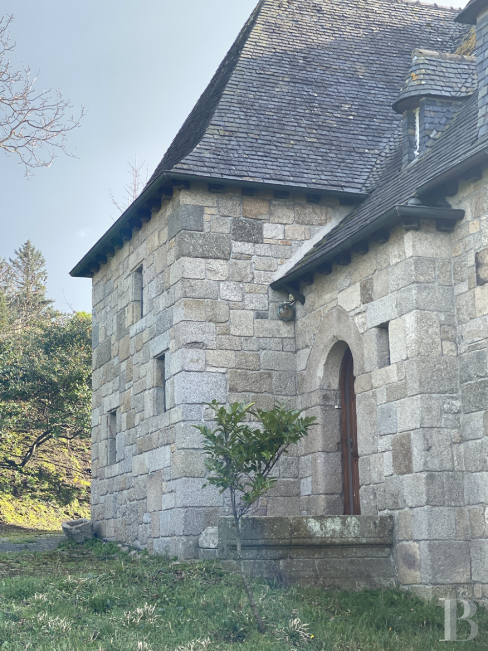 Character houses for sale in France on the Pink Granite Coast in Brittany