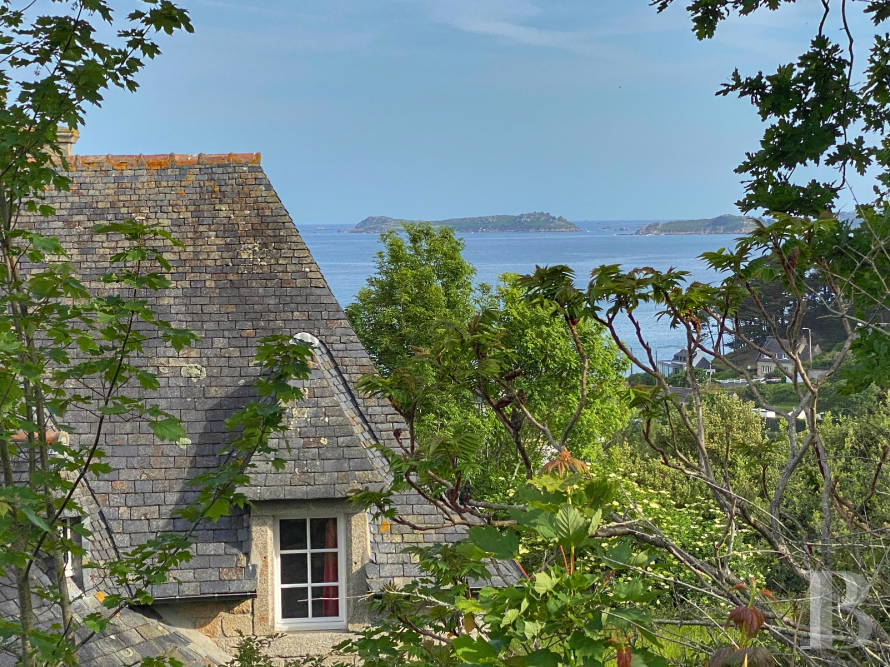 Character houses for sale in France on the Pink Granite Coast in Brittany