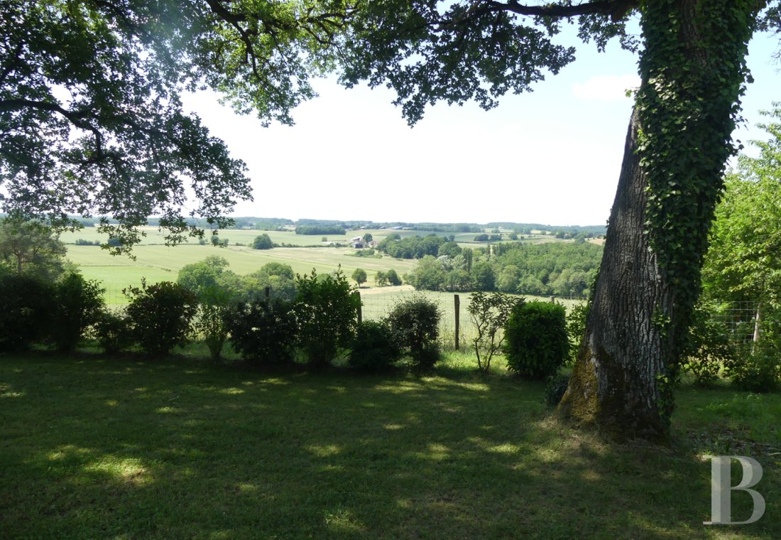 Character houses for sale vienne department in France