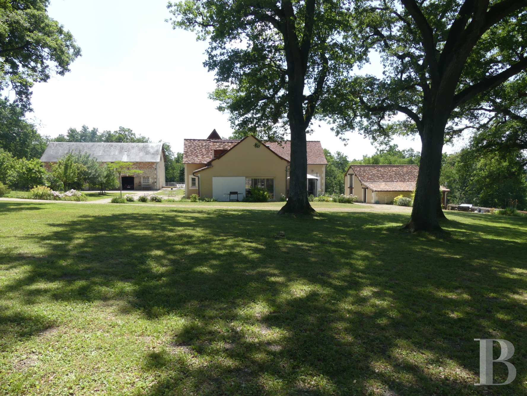 Character houses for sale vienne department in France