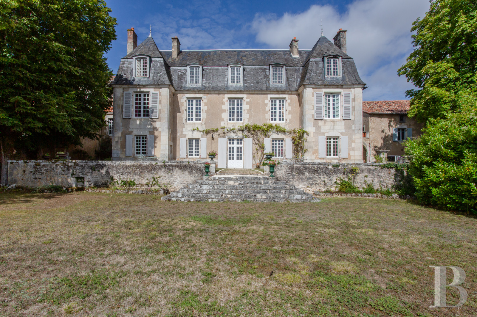 Castles / chateaux for sale in the Vienne region in France
