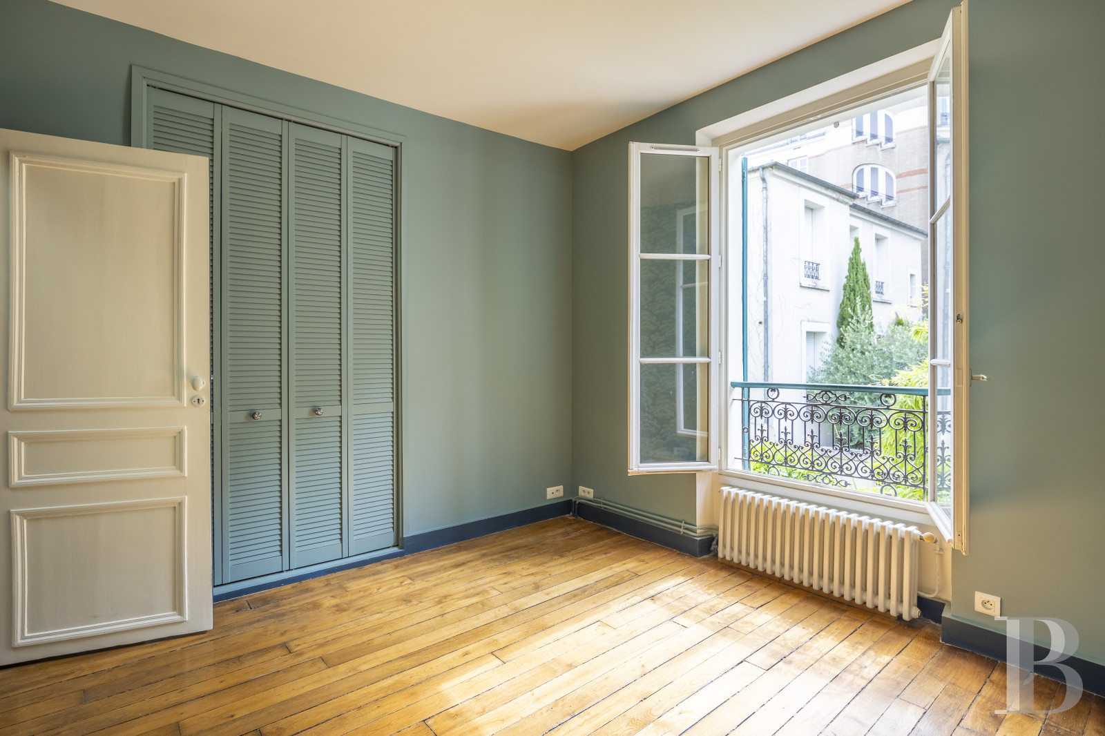 Houses for sale Paris 18th district in France