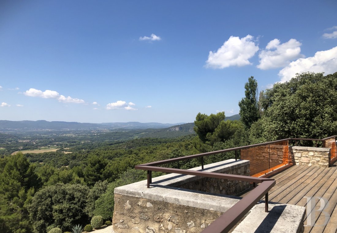 An estate spanning more than 300 hectares in the heart of Luberon